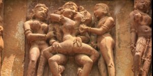 Kamasutra-temple-carving