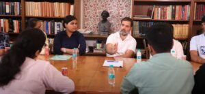 Rahul_Gandhi_with_NEET_aspirants