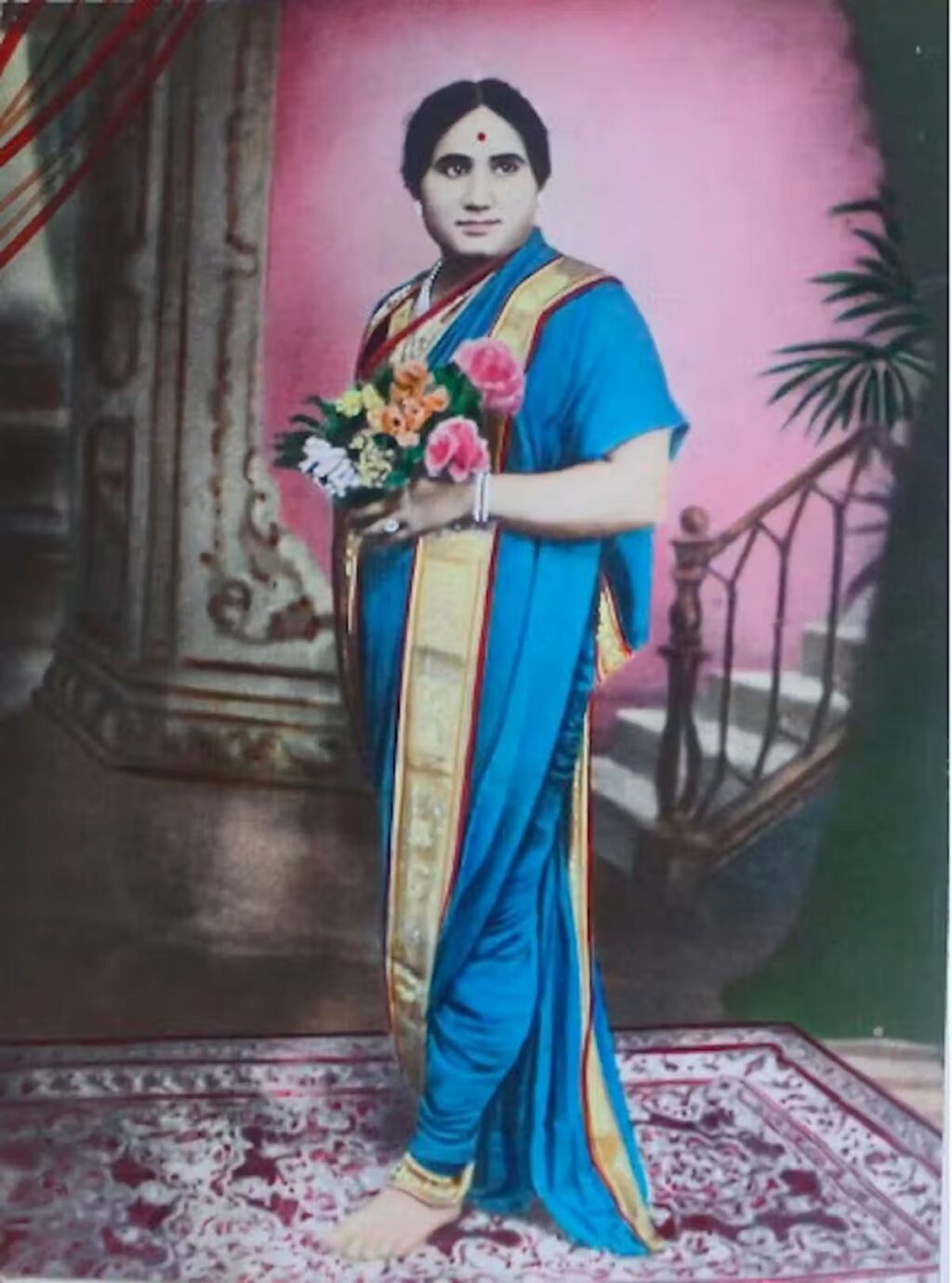 Bal Gandharva posing